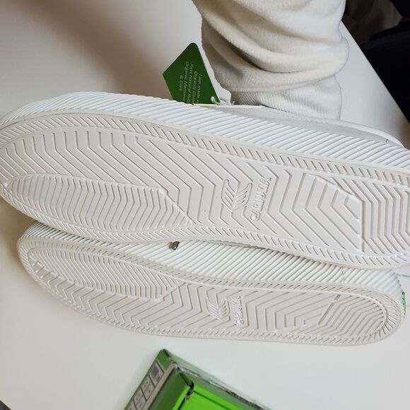 $120 NEW 9 CARIUMA OCA ALL WHITE SILVER TIP LOW CANVAS NEUTRAL SNEAKERS 40 NWT - Picture 3 of 10